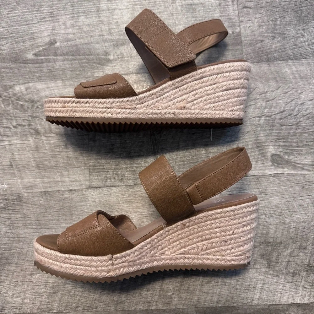 Eileen Fisher Slingback Open Toe Wedge Sandal Tan Leather Womens Sz. 7.5